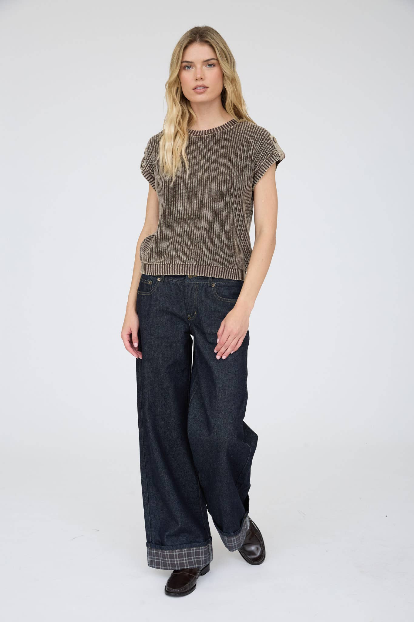 ACID WASHED TAB SLEEVE BACK BUTTON KNIT TOP | Queen Bee Boutique