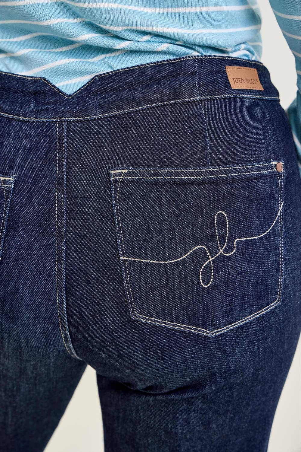 Judy Blue Dark Wash Relaxed Leg Chic Jeans Plus