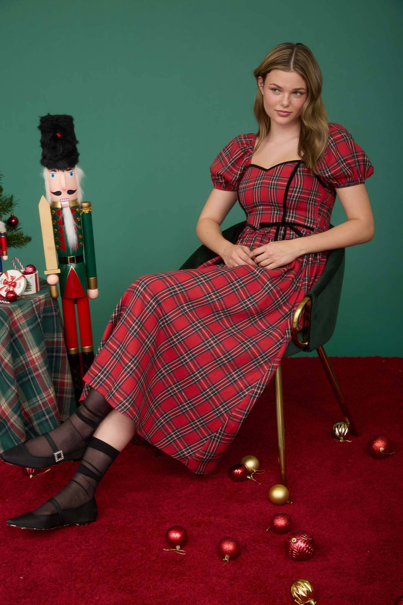 HOLIDAY PLAID PUFF MIDI DRESS