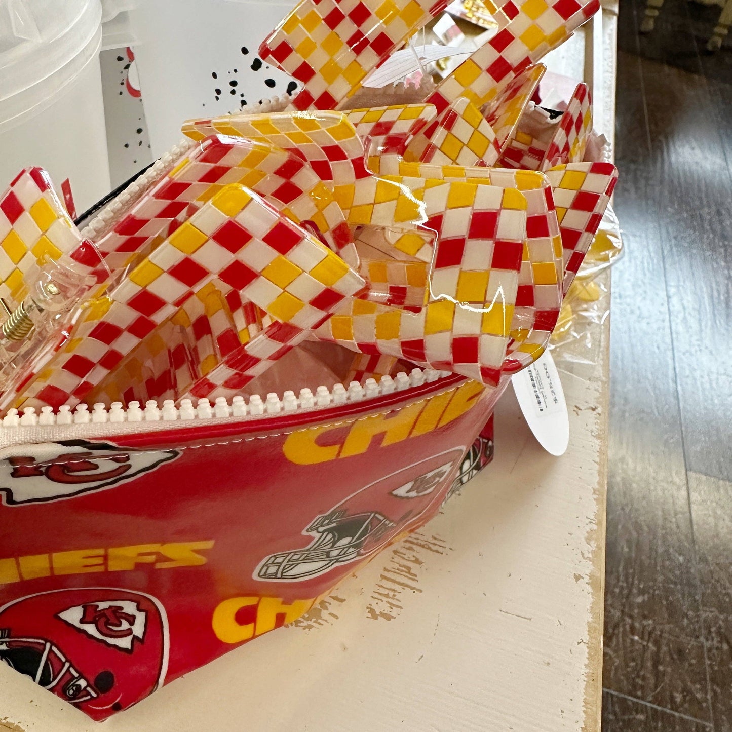 Red Kingdom Checkered Clip