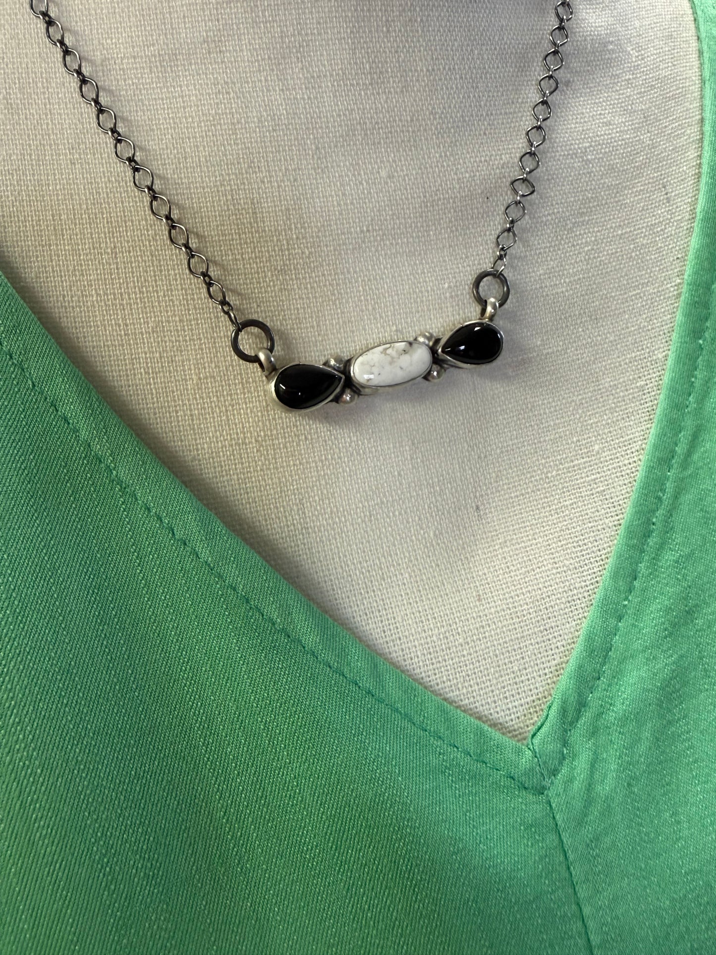 NATIVE HANDMADE 3 STONE BAR NECKLACE