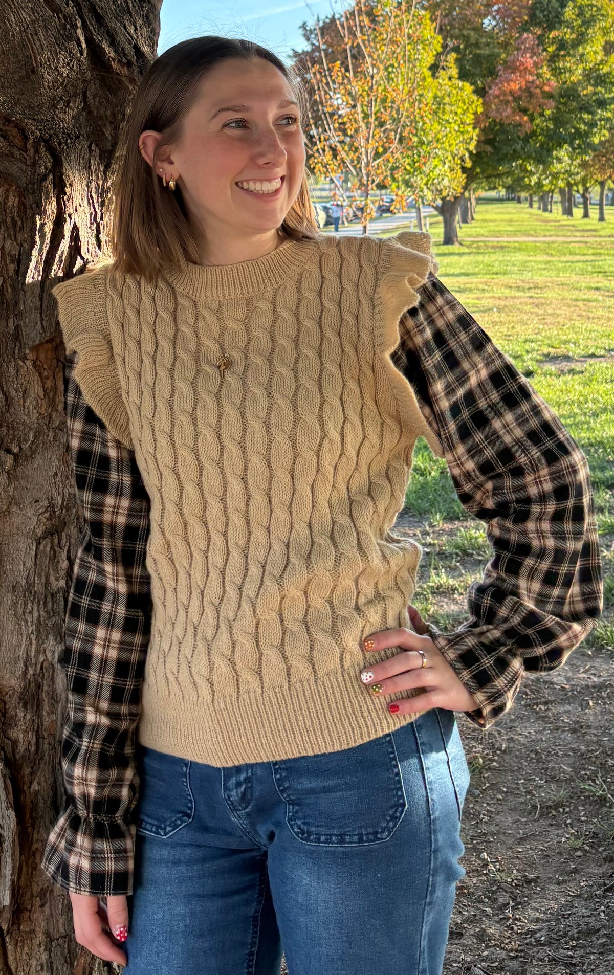 Cozy Cable Knit Sweater Vest with Plaid Sleeves β Tan & Black