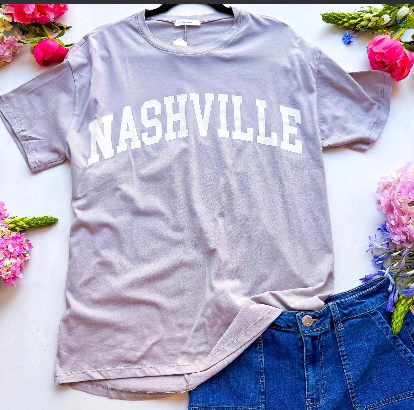 Lilac Nashville Graphic Tee | Queen Bee Boutique