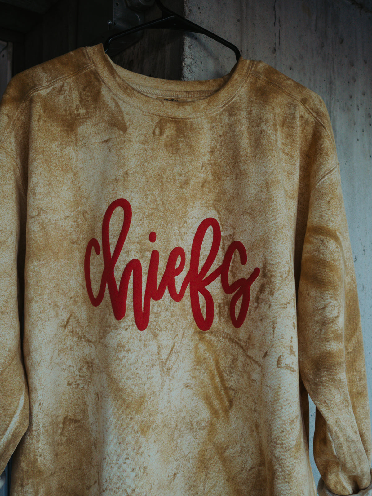 C h I e f s Red Puff Golden Crew – Stylish & Cozy Game Day Sweatshirt | QB Customs