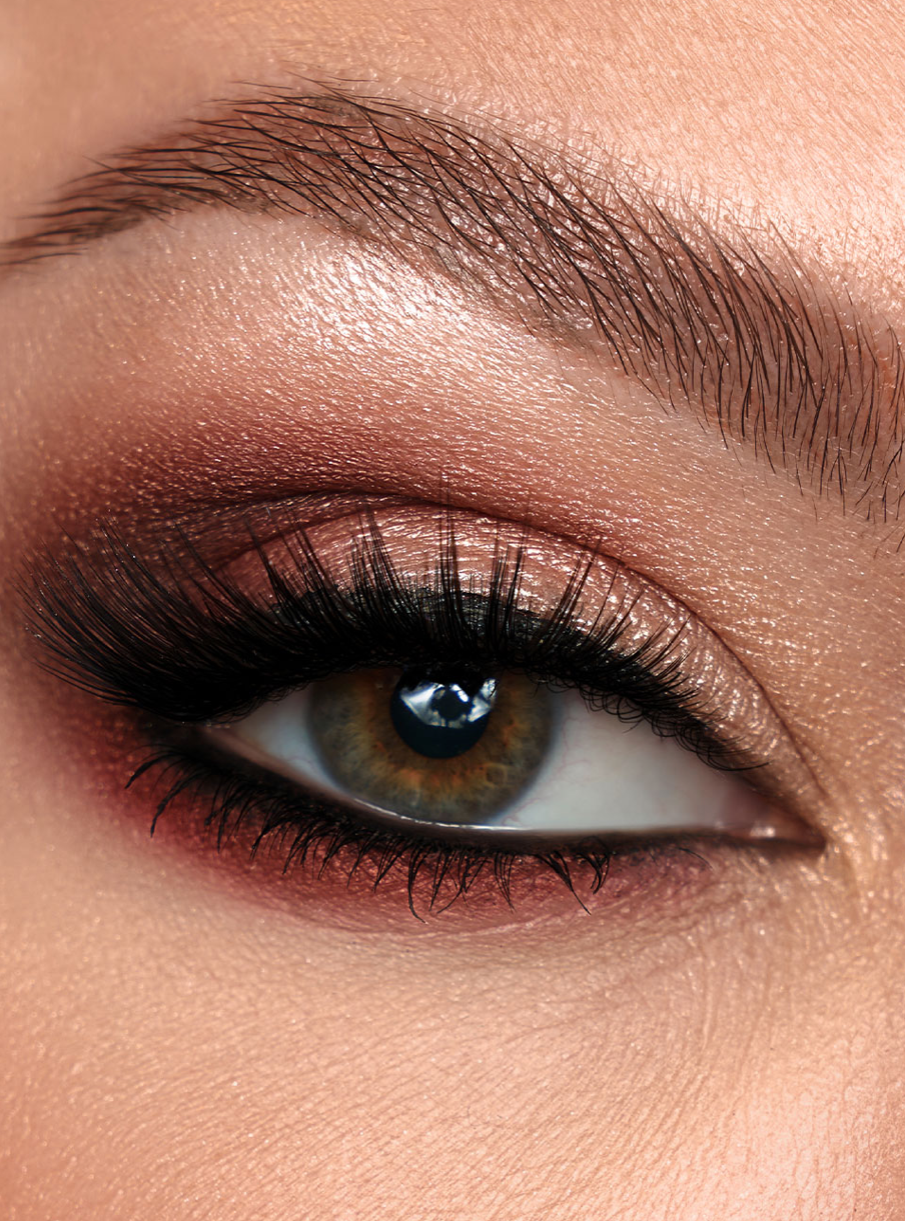 Close-up of Celesty eyeliner tip with rich pigment – boutique makeup
