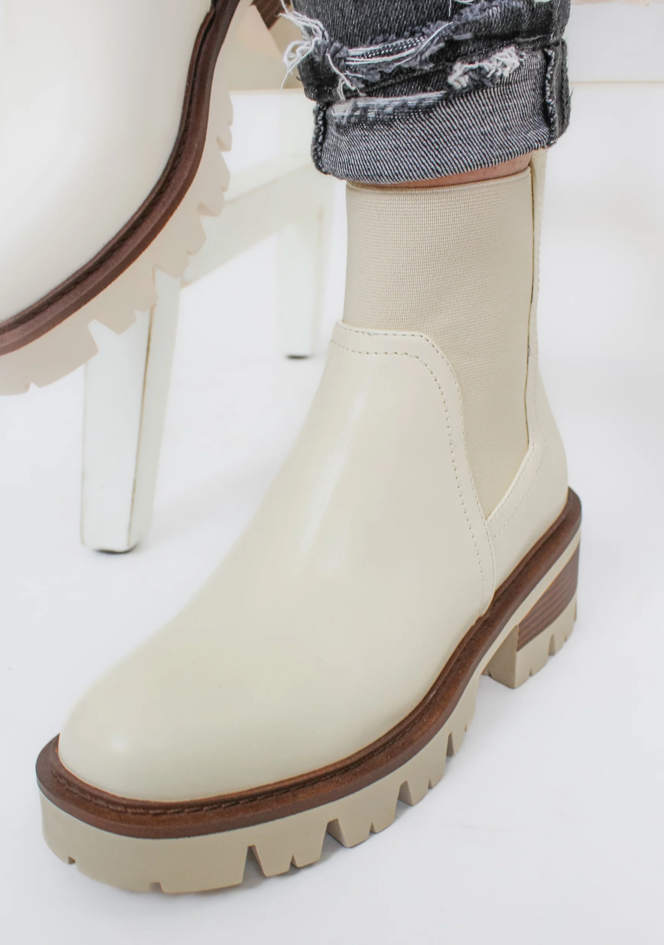 MIA Ives Boots Bone