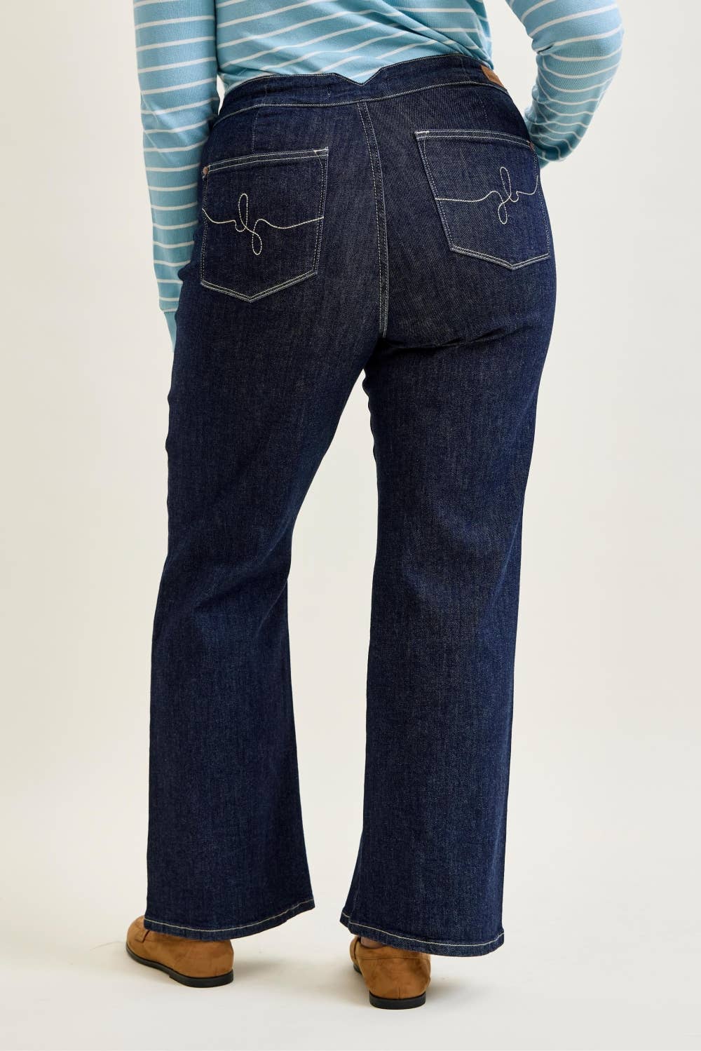 Judy Blue Dark Wash Relaxed Leg Chic Jeans Plus