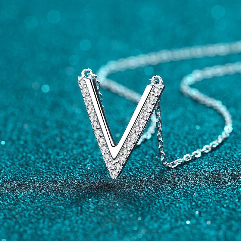 V-Shape Moissanite Wedding Necklace in 925 Sterling Silver – Elegant Bridal Jewelry | QB Customs