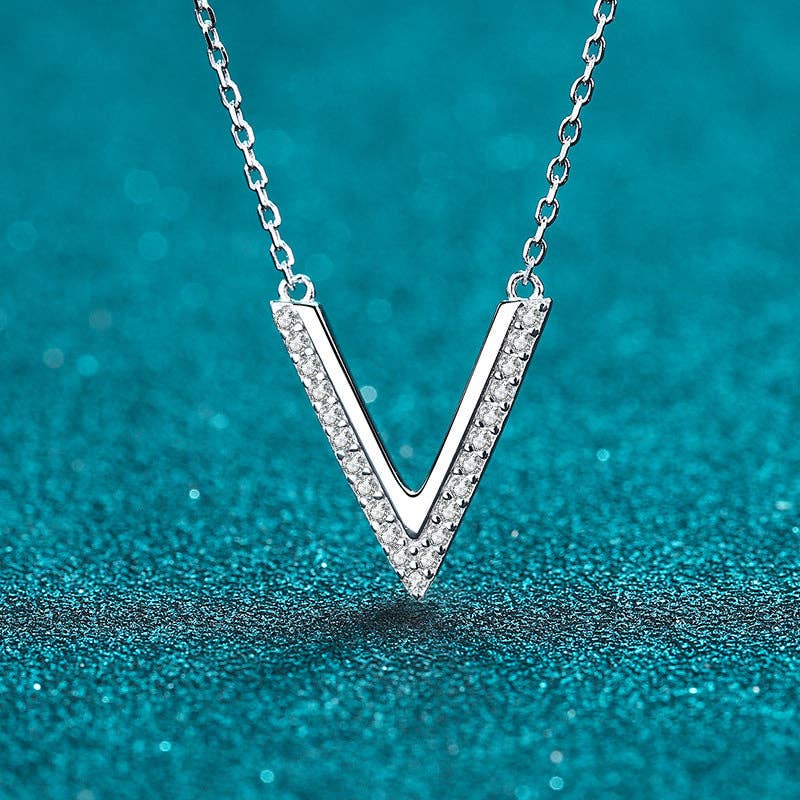 V-Shape Moissanite Wedding Necklace in 925 Sterling Silver – Elegant Bridal Jewelry | QB Customs