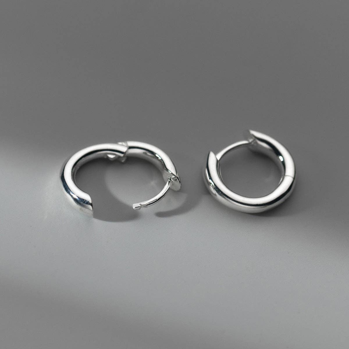 Dainty Small Minimalist Hoop Earrings in 925 Sterling Silver
