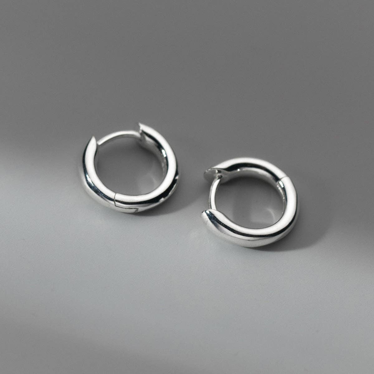 Dainty Small Minimalist Hoop Earrings in 925 Sterling Silver