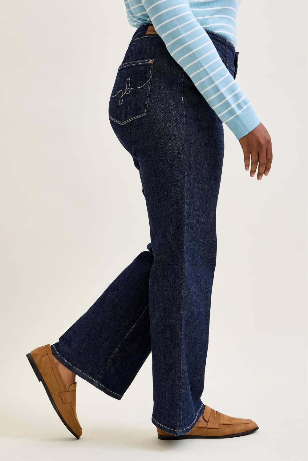 Judy Blue Dark Wash Relaxed Leg Chic Jeans Plus