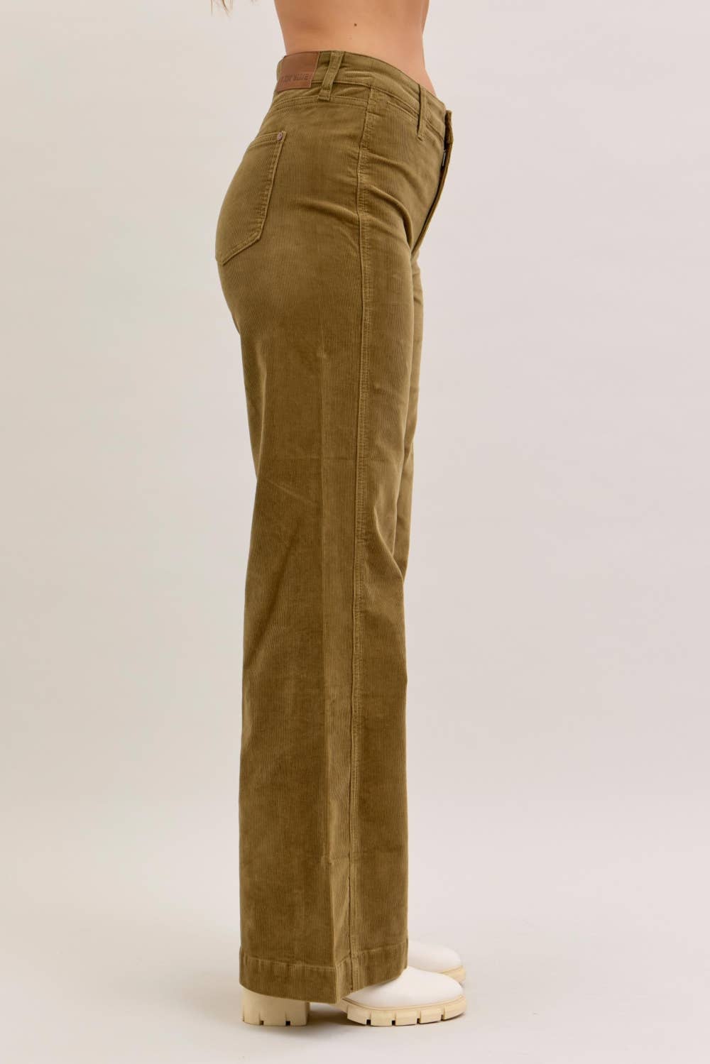 Judy Blue HW Retro Wide Welt Pockets & Forward Side Seams | Queen Bee Boutique