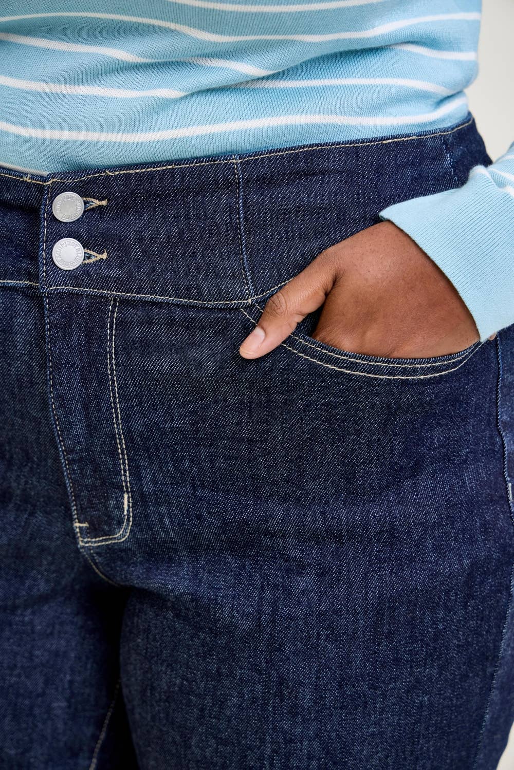 Judy Blue Dark Wash Relaxed Leg Chic Jeans Plus