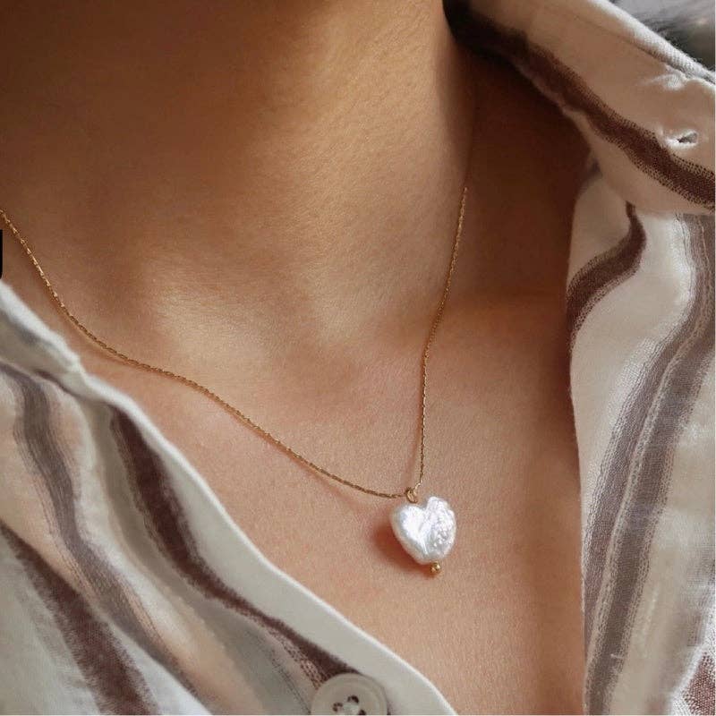 Baroque Pearl Heart Clover Round Necklace in Stainless Steel