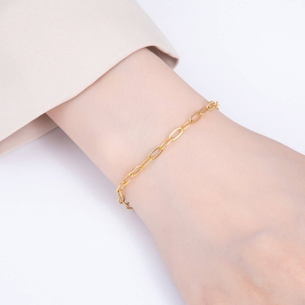 18K Gold Filled 7.4mm x 3.6mm Minimalist Paperclip Chain 6.5 Inch Bracelet | Queen Bee Boutique