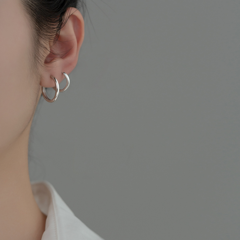 Dainty Minimalist Huggie Hoop Earring in 925 Gold Plated | Queen Bee Boutique