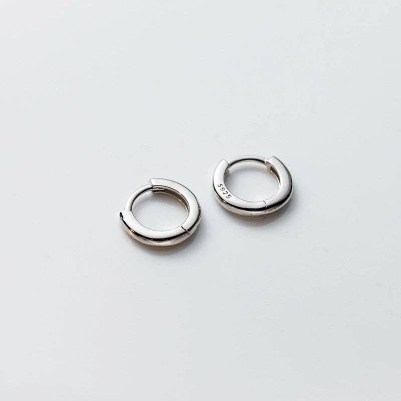 Dainty Minimalist Huggie Hoop Earring in 925 Gold Plated | Queen Bee Boutique