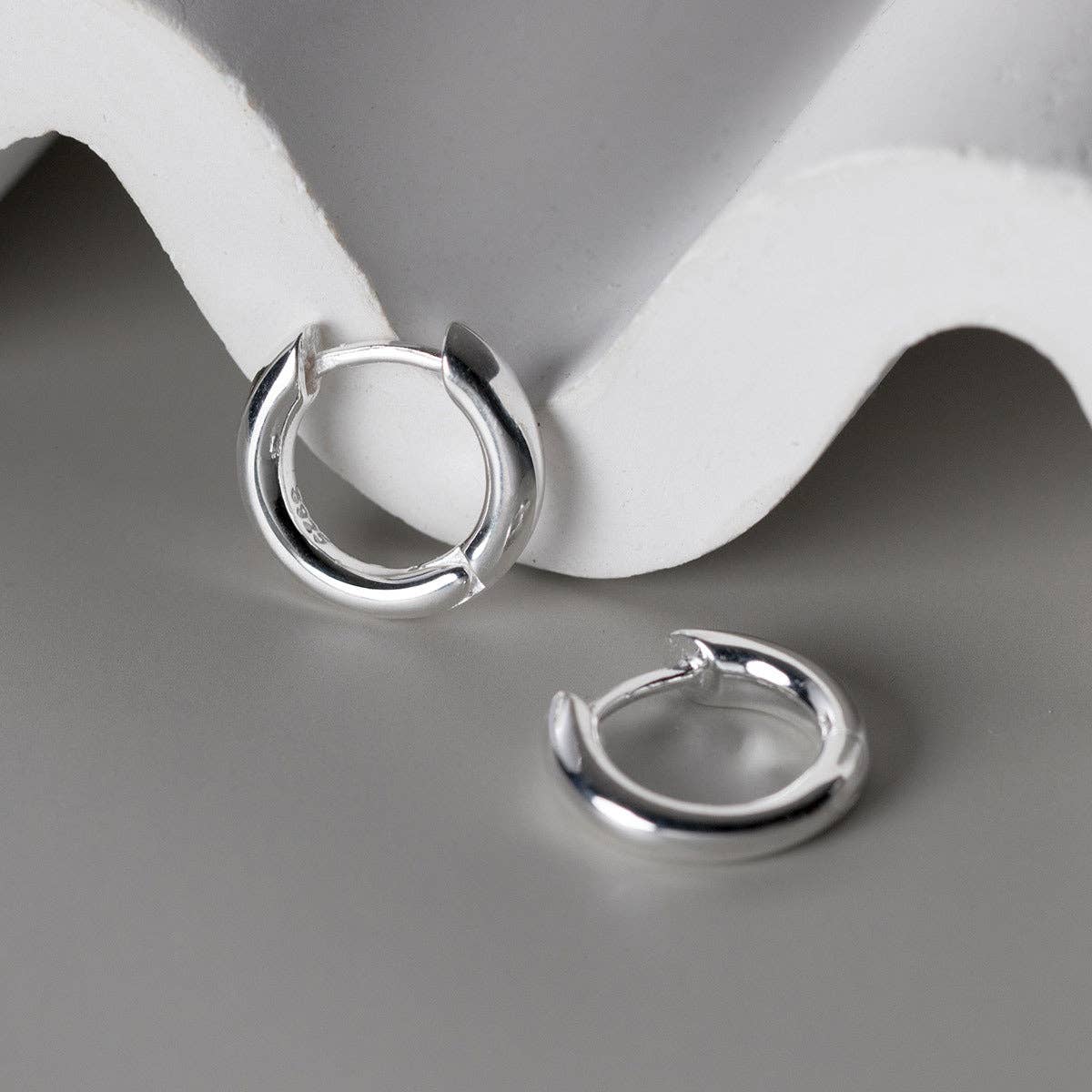 Dainty Small Minimalist Hoop Earrings in 925 Sterling Silver