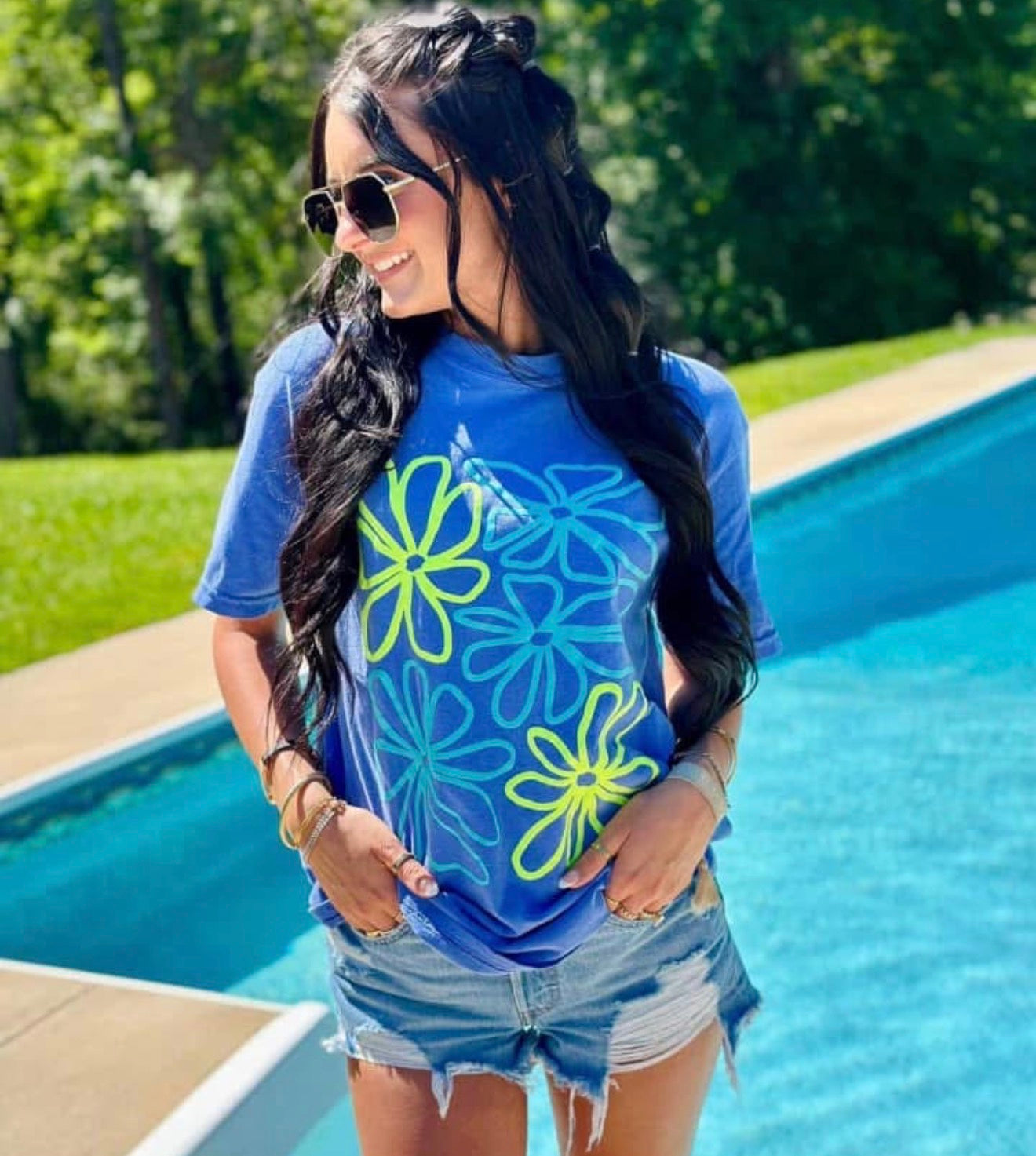 Bright Puff Flowers Tee Summertime Pool Side Fun Graphic Tee | Queen Bee Boutique