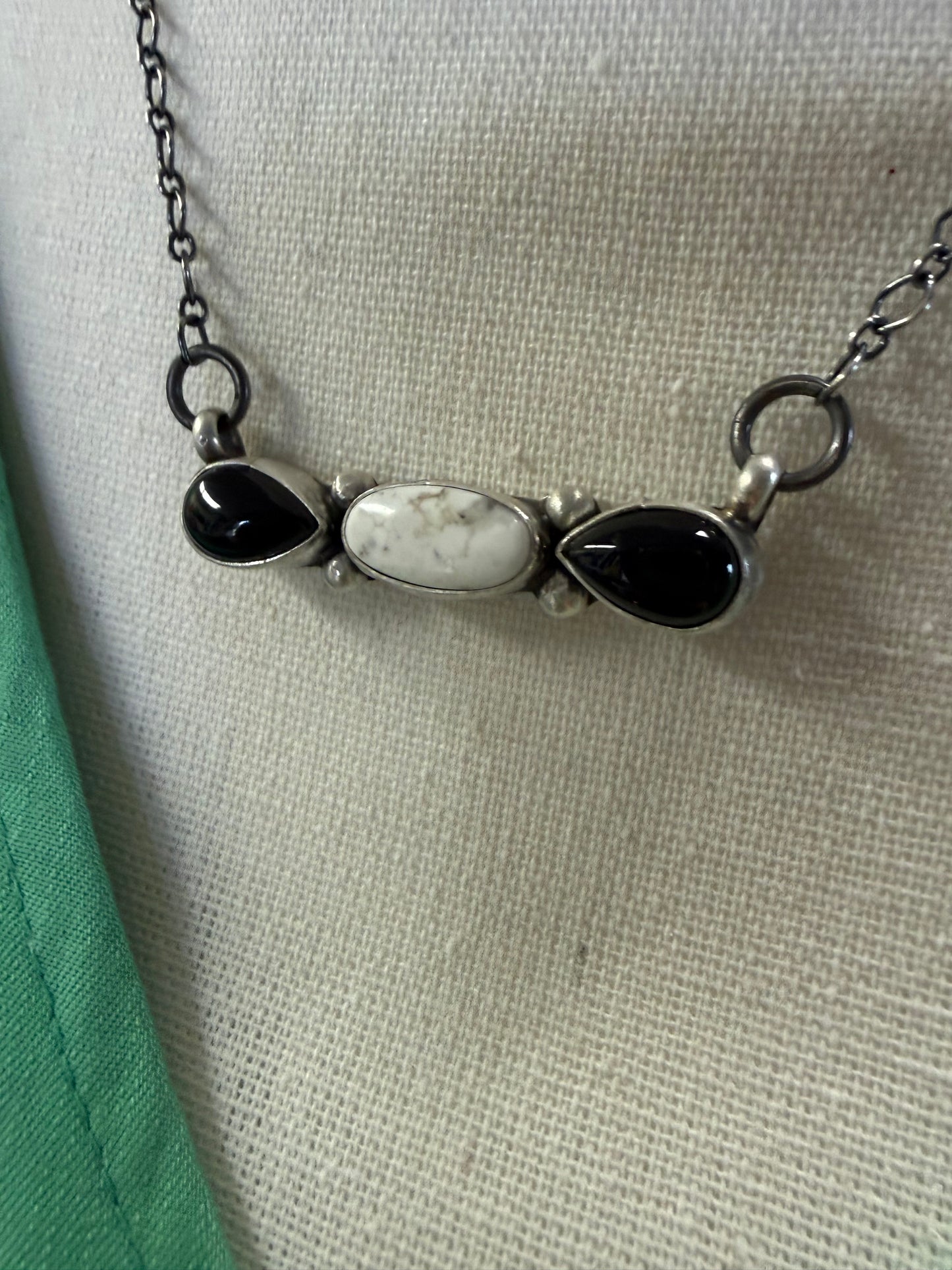 NATIVE HANDMADE 3 STONE BAR NECKLACE