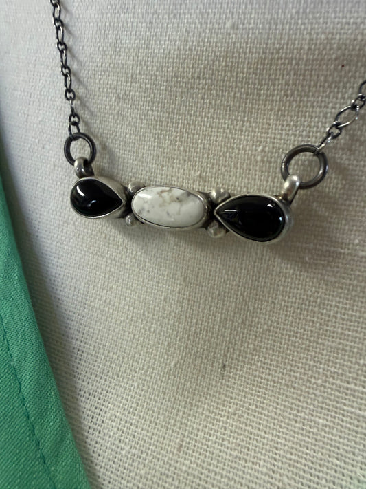 NATIVE HANDMADE 3 STONE BAR NECKLACE