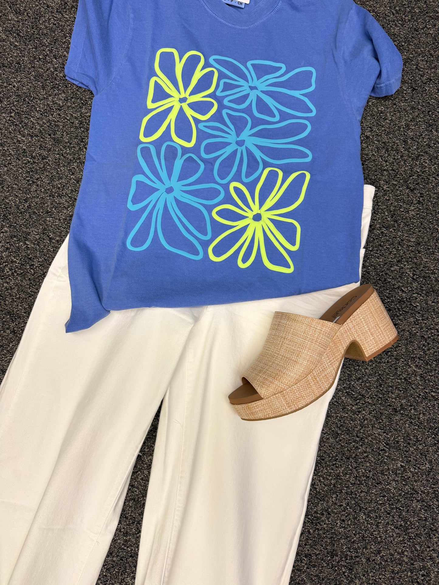 Bright Puff Flowers Tee Summertime Pool Side Fun Graphic Tee | Queen Bee Boutique