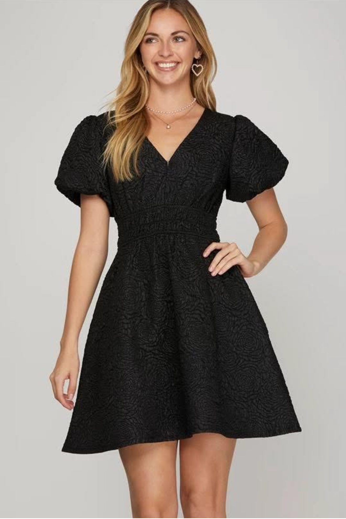 Black & White Rose Print Dress V Neck Puff Sleeve | Queen Bee Boutique