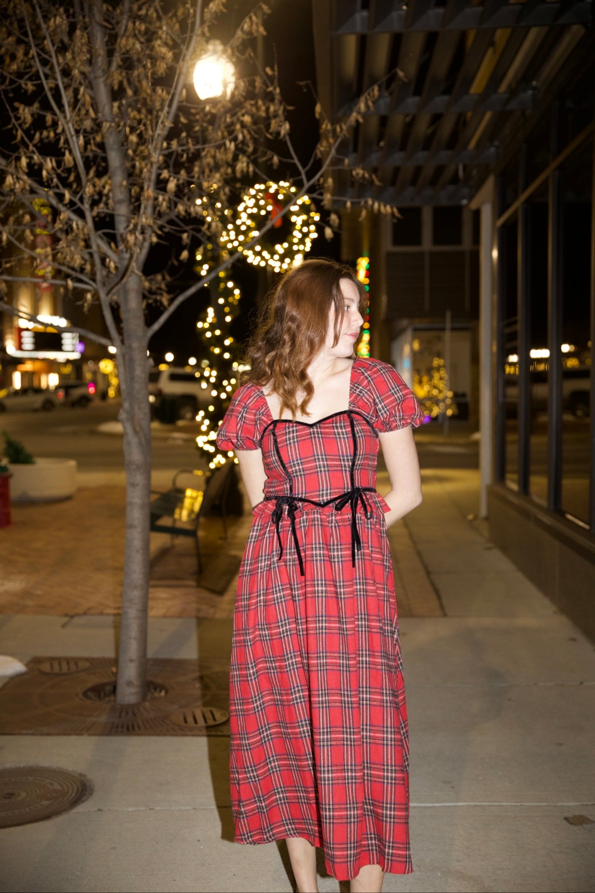 HOLIDAY PLAID PUFF MIDI DRESS