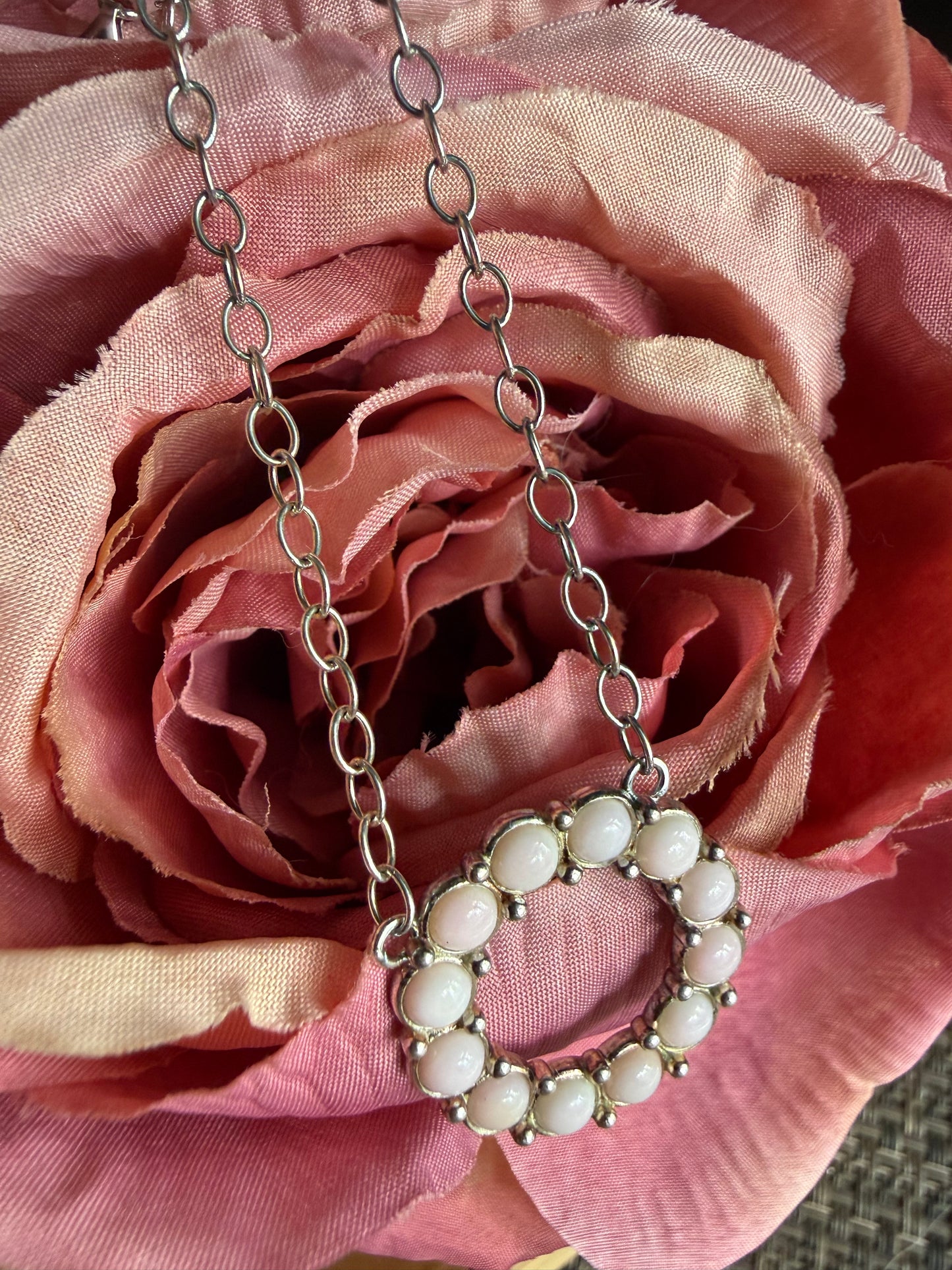 Pink Conch Circle Pendant Necklace | Queen Bee Boutique