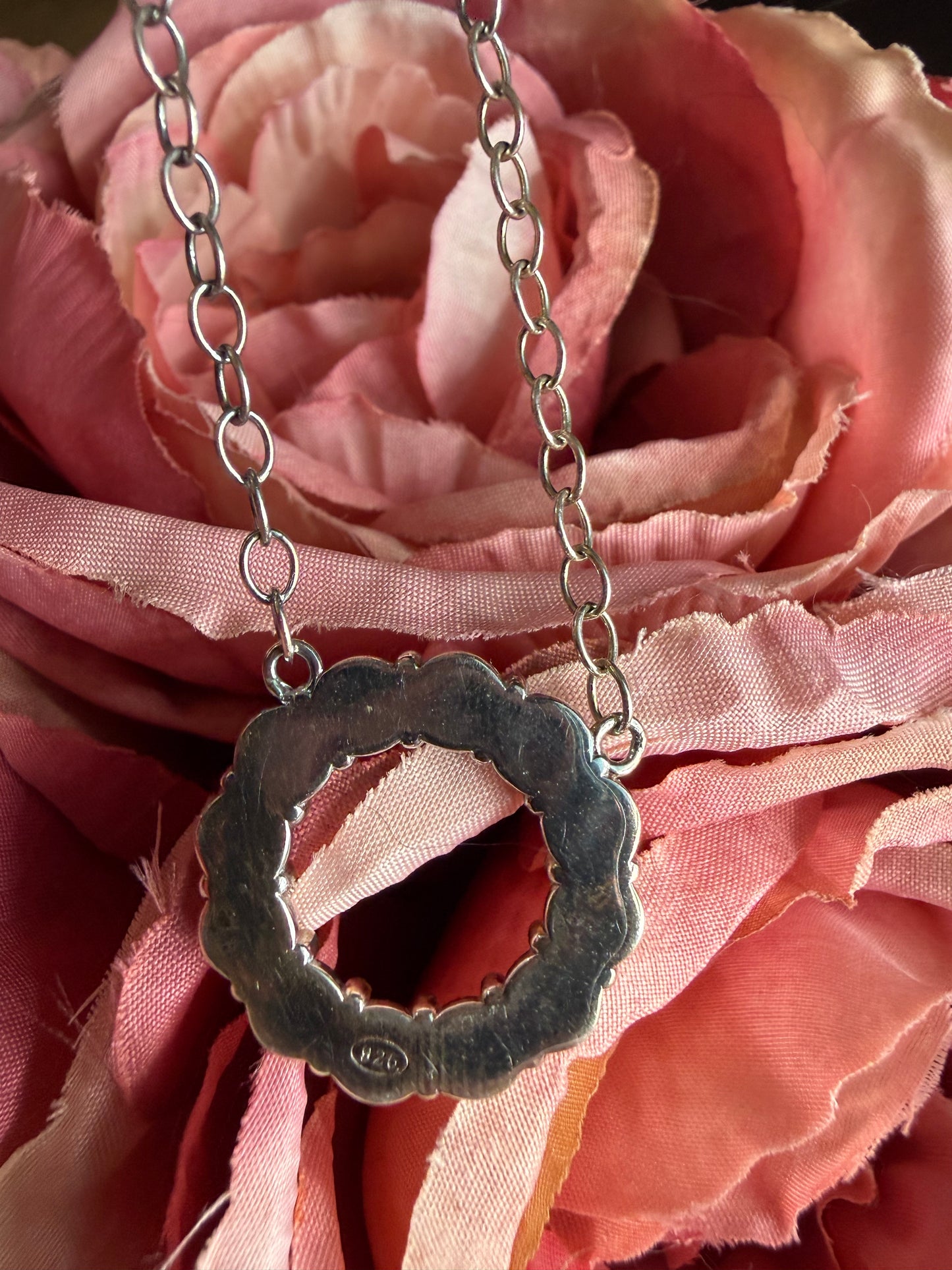 Pink Conch Circle Pendant Necklace | Queen Bee Boutique