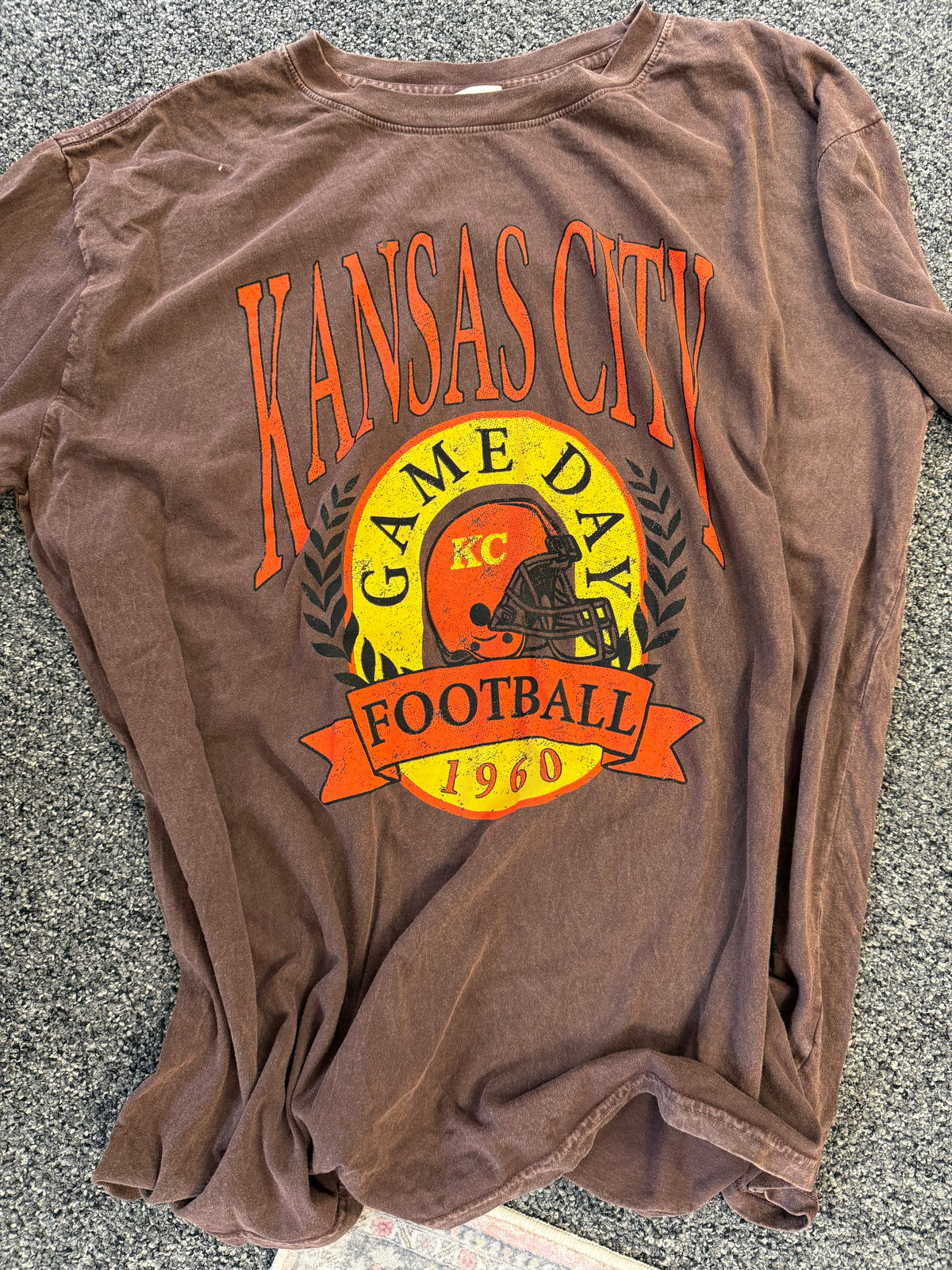 KANSAS CITY GAMEDAY FOOTBALL OVERSIZED MINERAL GRAPHIC TEE | Queen Bee Boutique