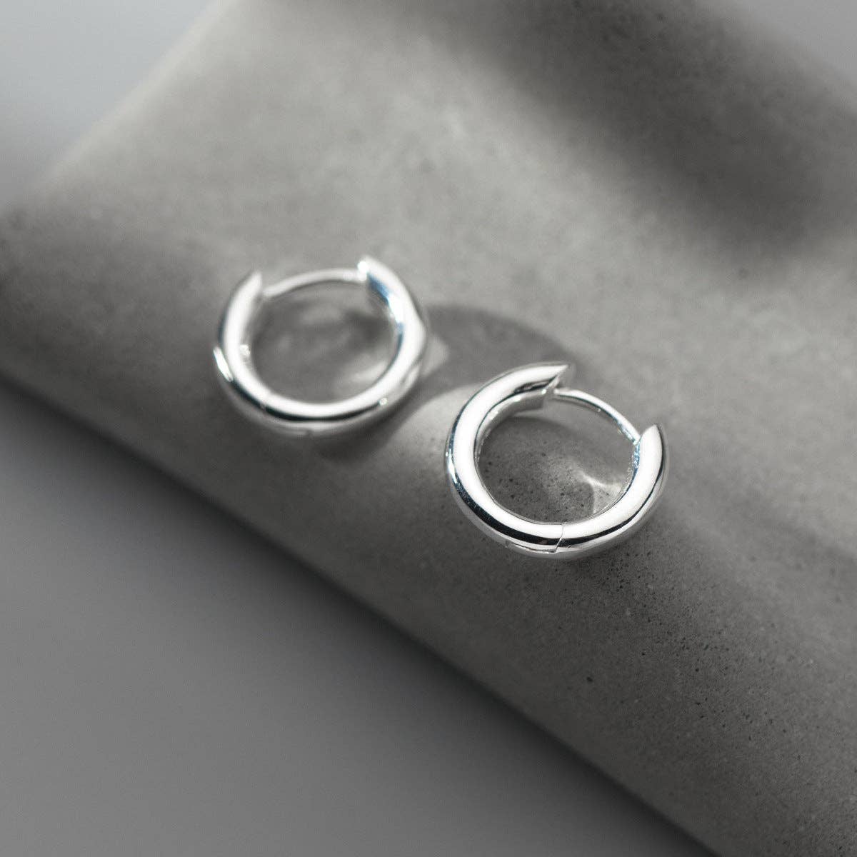 Dainty Small Minimalist Hoop Earrings in 925 Sterling Silver